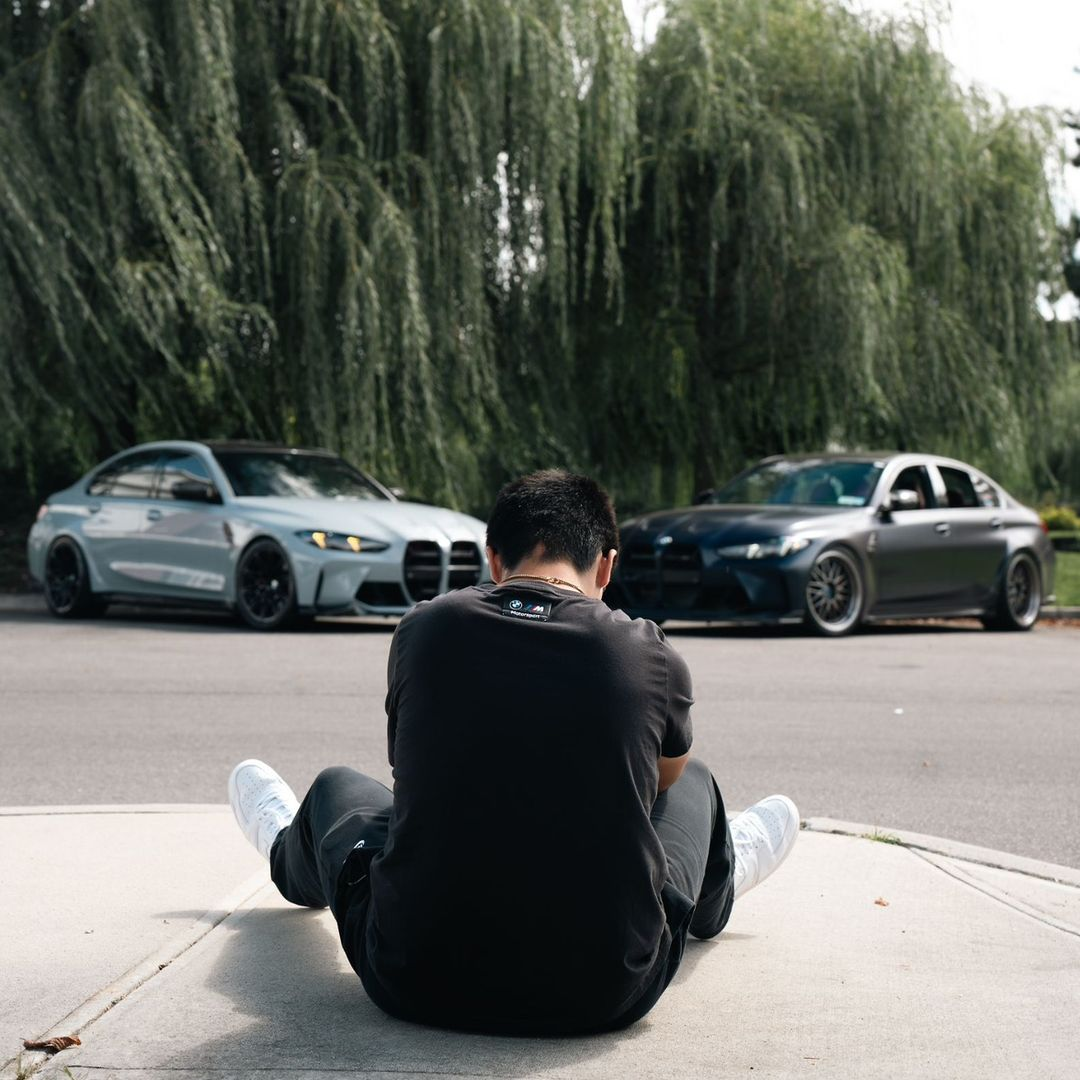Gian, automotive photographer, with his camera
