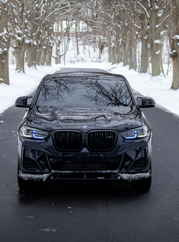 BMW X4 M in snow